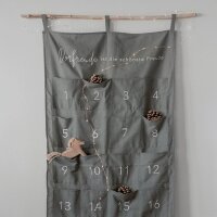 Weihnachtskalender von Eulenschnitt dekorativ arrangiert