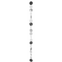 Hängedeko mit runden Elementen von Räder Design